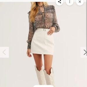 NWT Womens Free People Vegan Faux Leather Off White Mini Skirt Size 12 Femme